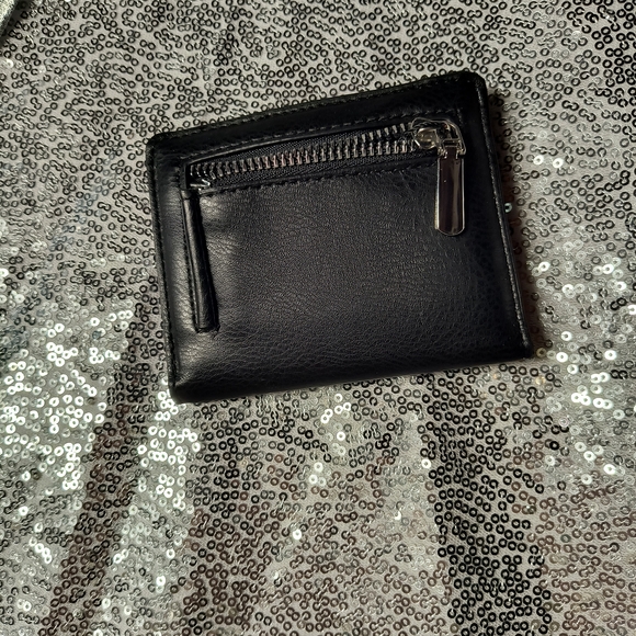 Kohl's Classic Black Leather Card Holder - Picture 3 of 5